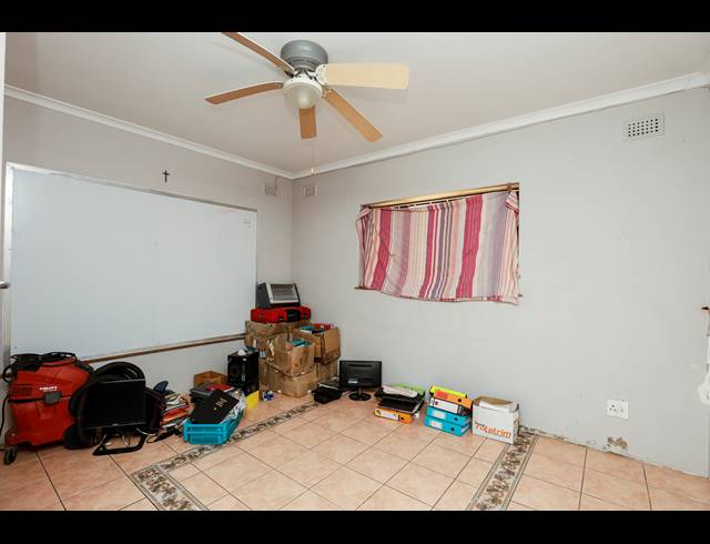 7 BEDROOM HOUSE FOR SALE IN AVOCA